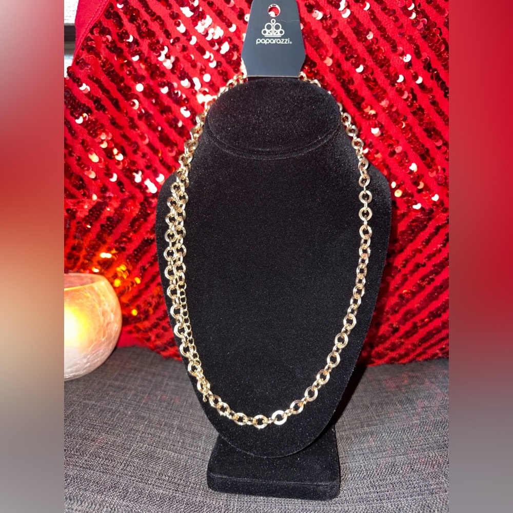 paparazzi Shimmering Gold-Link Statement Necklace